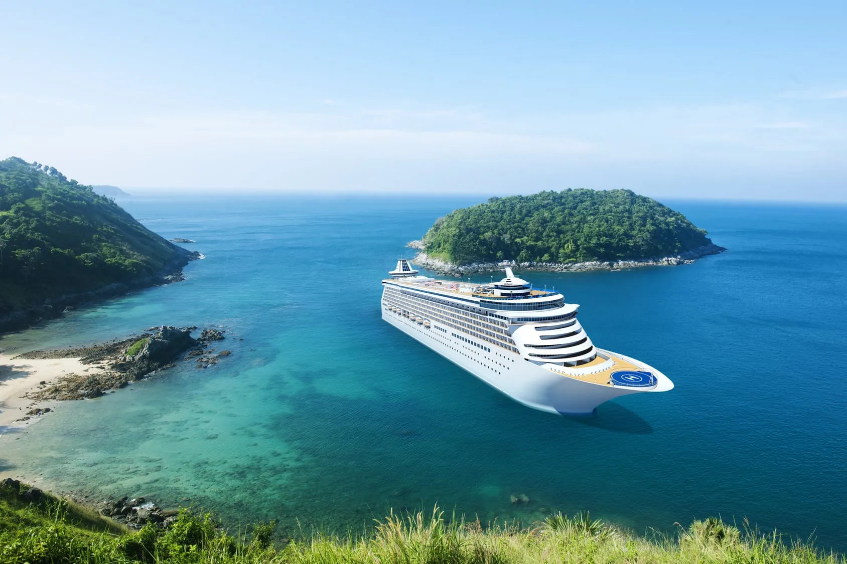 AIDA-Schiff und Mein-Schiff-Schiff im Hafen Hamburg