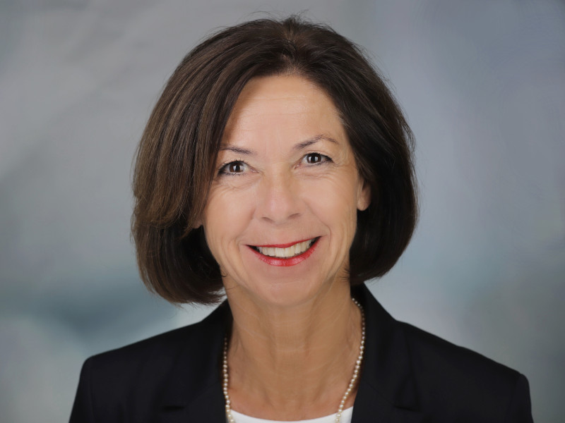 Renate Pomorin — Senior Account Manager